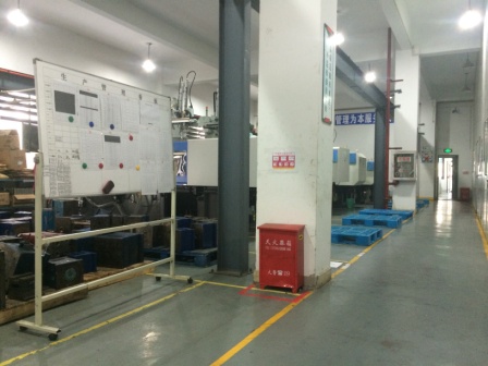 注塑成型现场-2